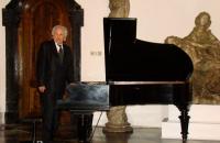 Koncert fortepianowy w wykonaniu Jerzego Romaniuka. 
